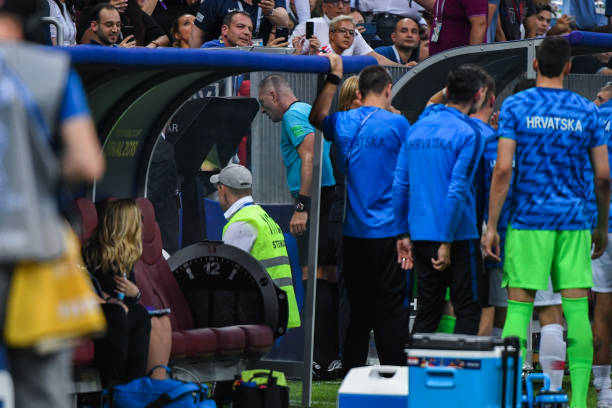 不仅是对现 不仅是对现