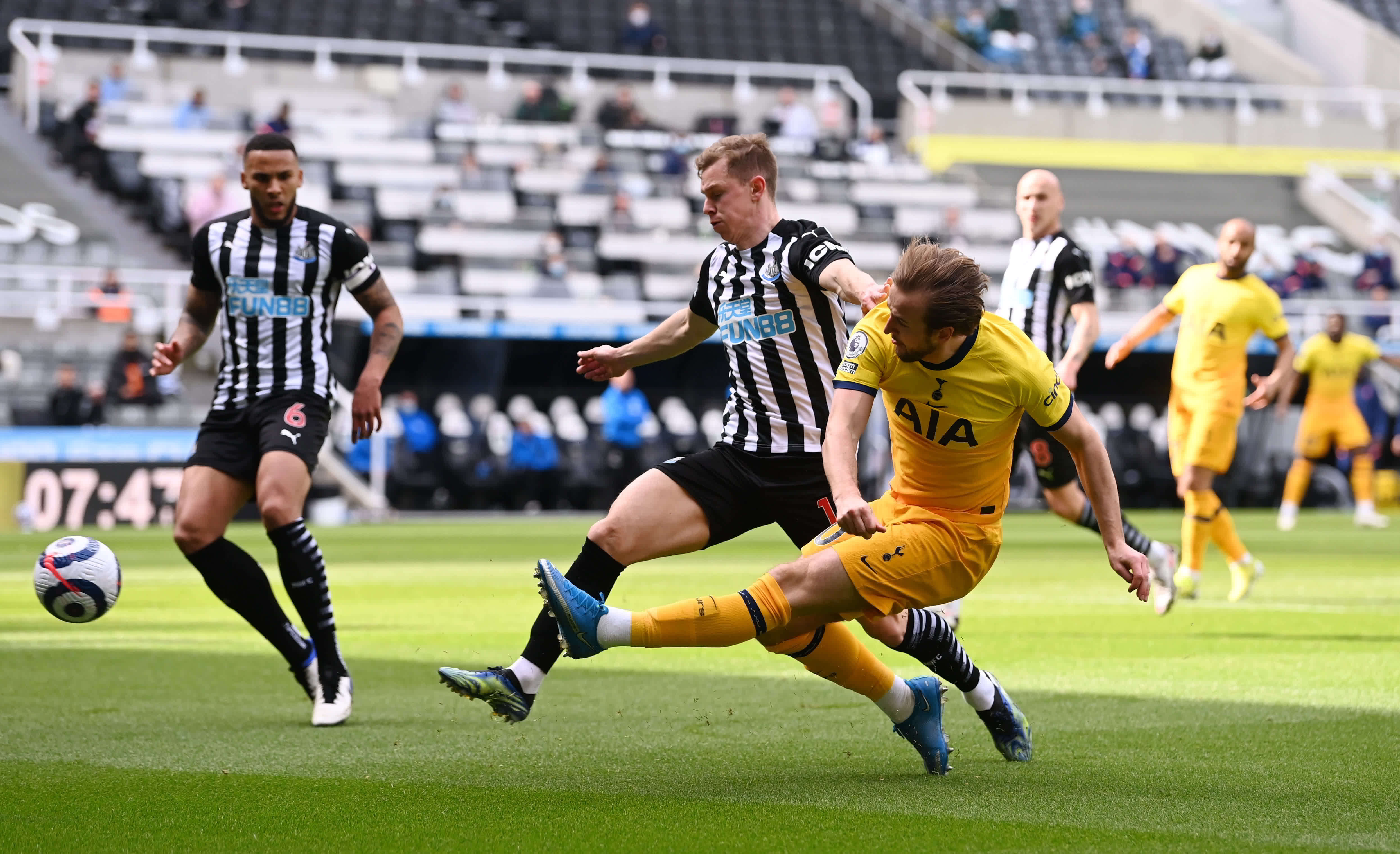 表现击败了 表现击败了